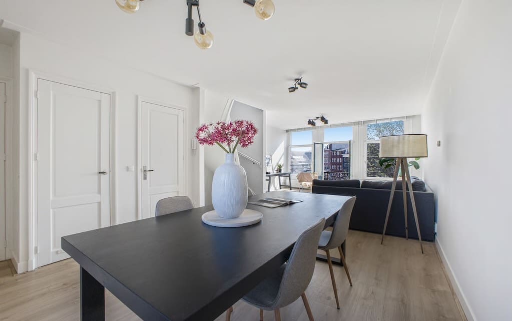 Recently Let - Singel - 2bed 1 bath - €3200